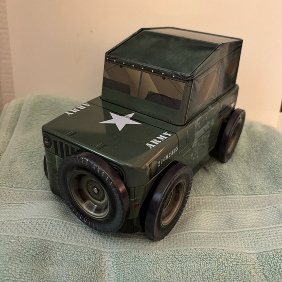 Eurographics Licensed Jeep Army Truck Tin - Picture 2 of 3